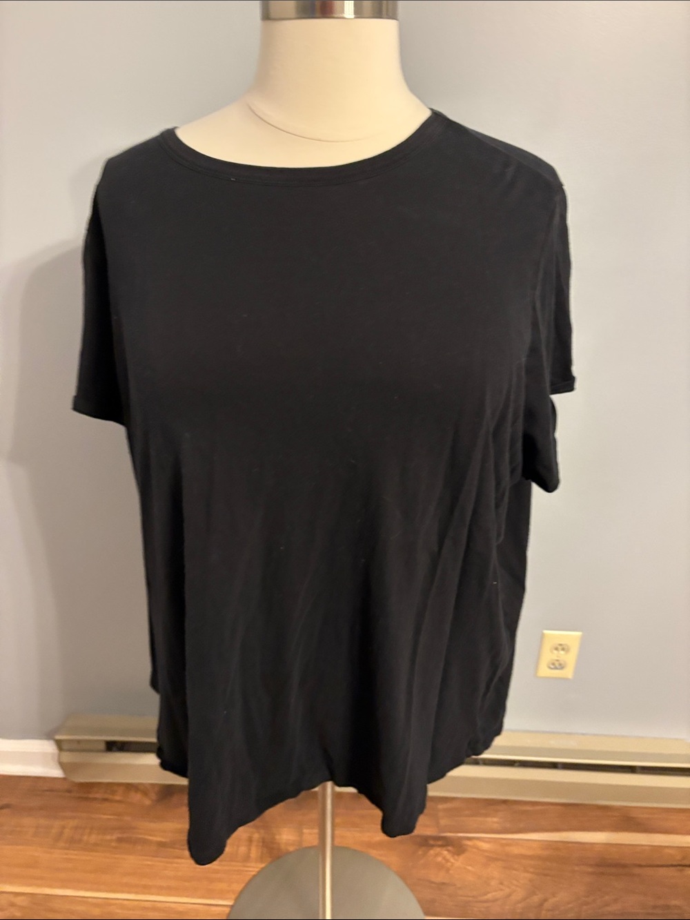 Old Navy Black Short-Sleeve Crew Tee